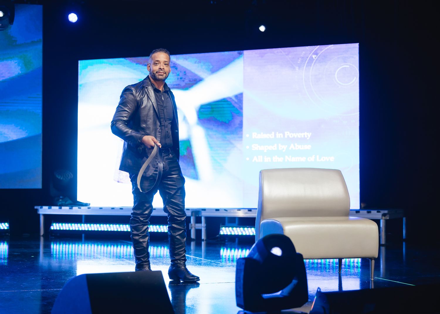 Dr. Stephen Crawford speaking on leadership resonance at a corporate keynote
